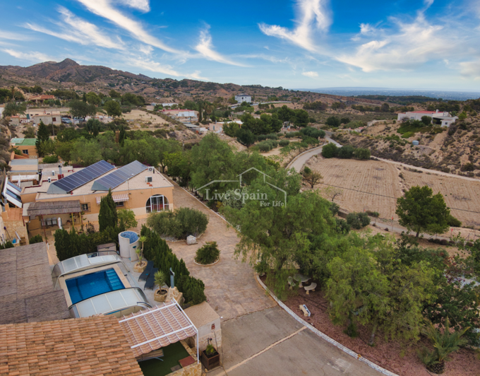 Image No.1-5 Bed Country Property for sale