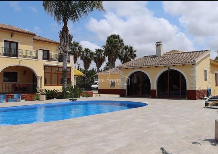 Image No.1-5 Bed Country Property for sale