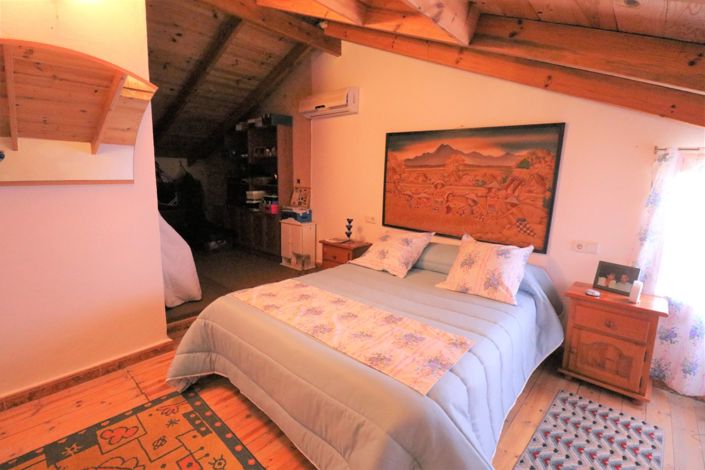 Image No.10-3 Bed Country Property for sale