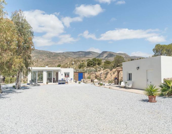 Image No.1-3 Bed Country Property for sale