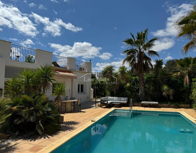 Image No.1-5 Bed Country Property for sale