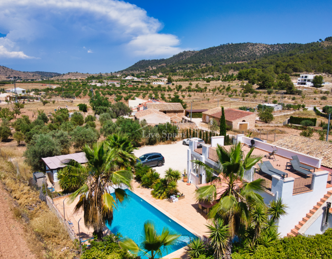 Image No.1-5 Bed Country Property for sale