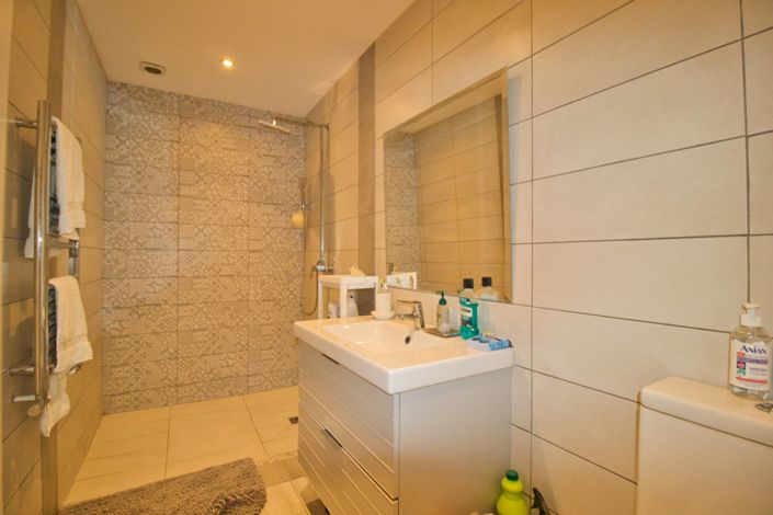 Image No.21-5 Bed Country Property for sale