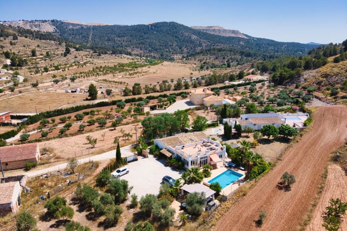 Image No.41-5 Bed Country Property for sale