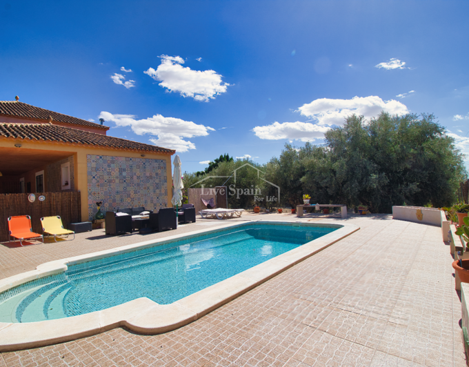 Image No.1-6 Bed Country Property for sale