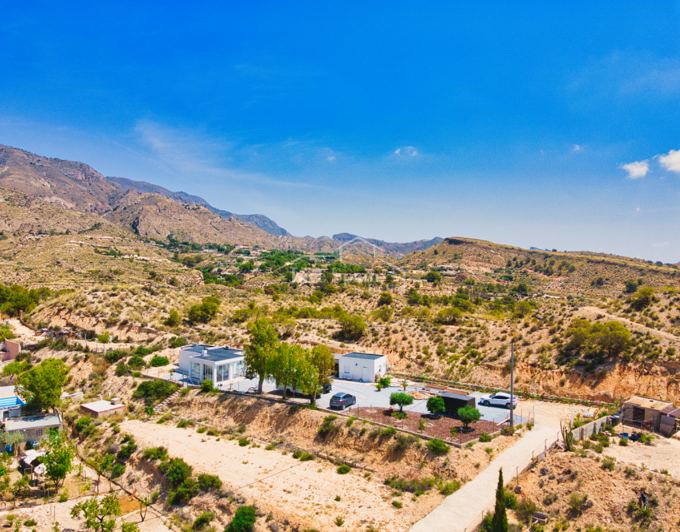 Image No.1-3 Bed Country Property for sale