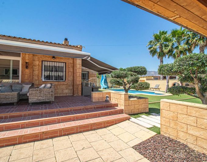 Image No.7-5 Bed Country Property for sale