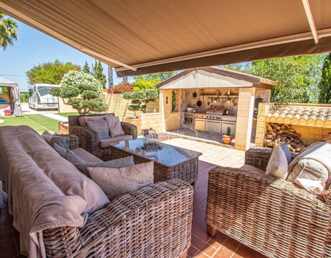 Image No.8-5 Bed Country Property for sale