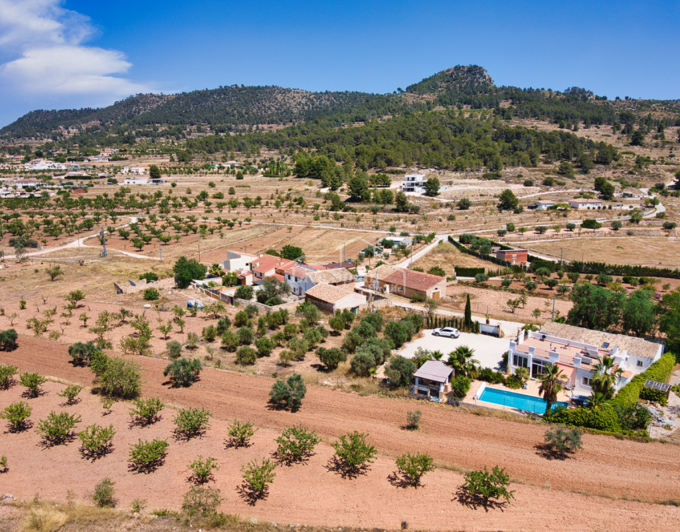 Image No.4-5 Bed Country Property for sale