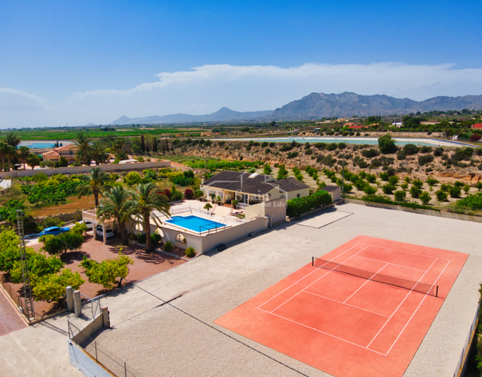 Image No.4-5 Bed Country Property for sale