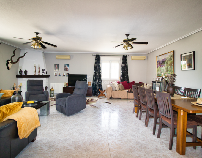 Image No.7-5 Bed Country Property for sale