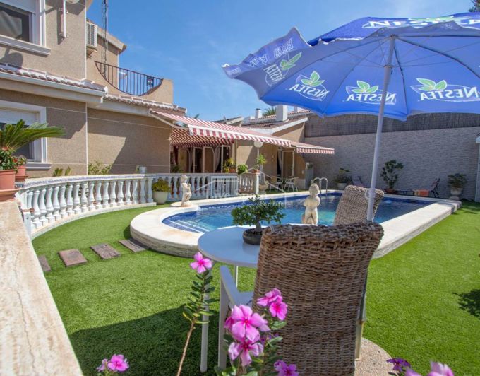 Image No.5-5 Bed Property for sale