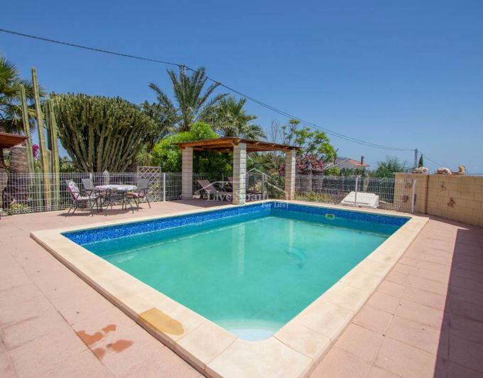 Image No.2-4 Bed Country Property for sale