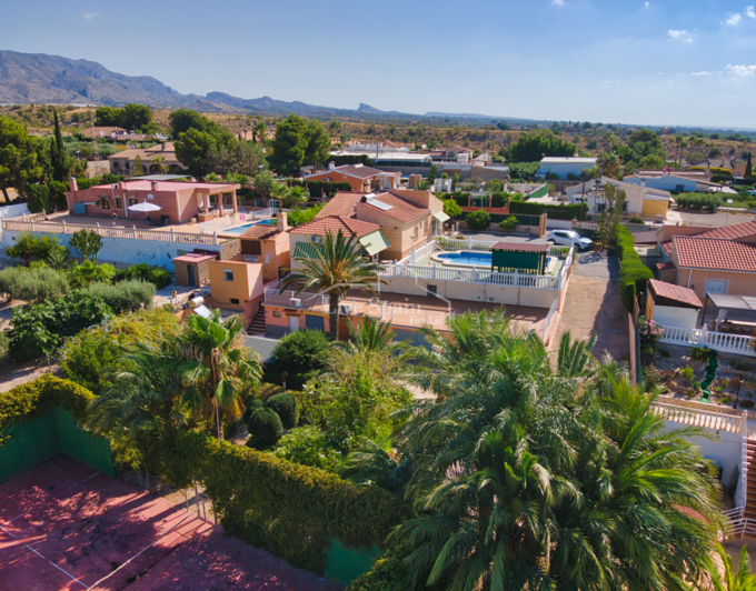 Image No.4-5 Bed Country Property for sale