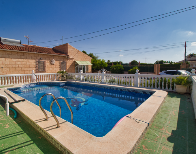 Image No.5-5 Bed Country Property for sale