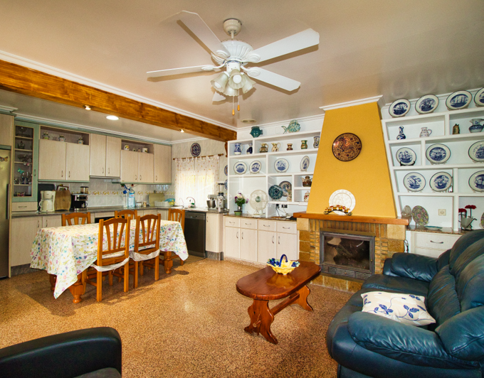 Image No.8-5 Bed Country Property for sale