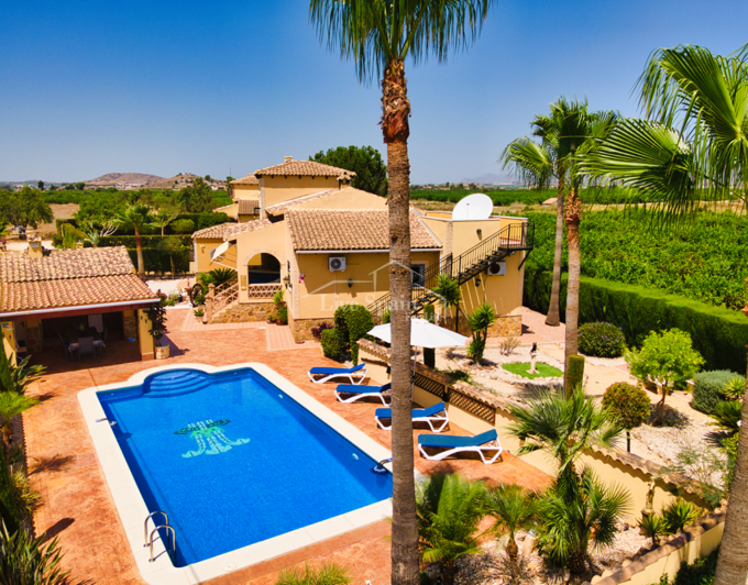 Image No.1-4 Bed Country Property for sale