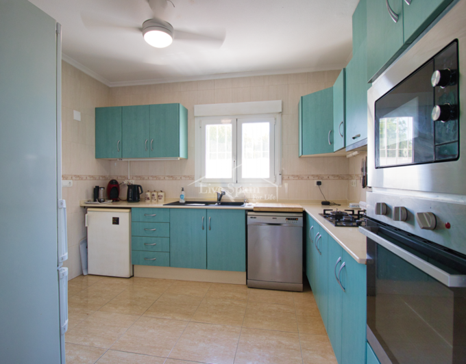 Image No.10-4 Bed Country Property for sale