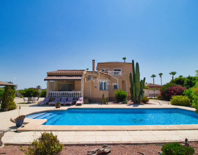 Image No.3-4 Bed Country Property for sale