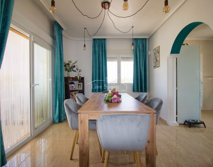 Image No.8-4 Bed Country Property for sale