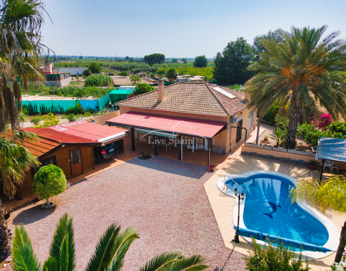 Image No.3-3 Bed Country Property for sale