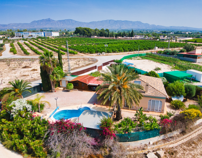 Image No.6-3 Bed Country Property for sale