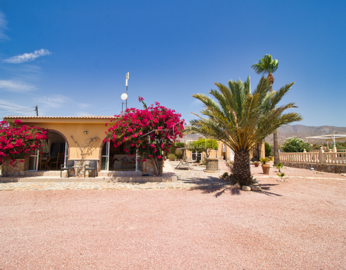 Image No.6-5 Bed Country Property for sale