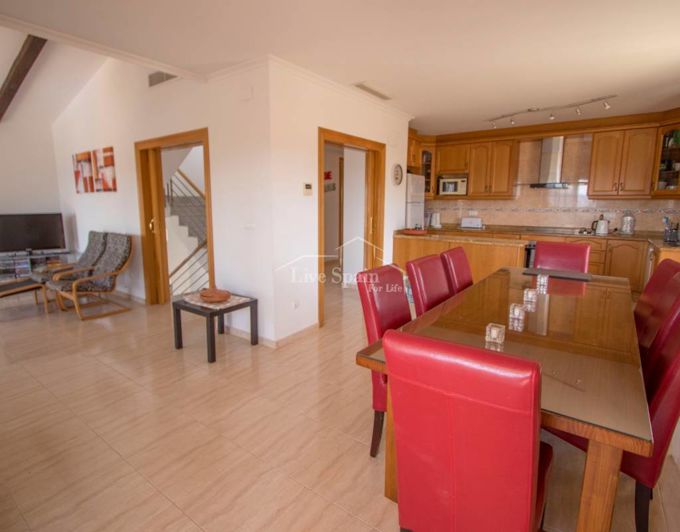 Image No.7-5 Bed House for sale