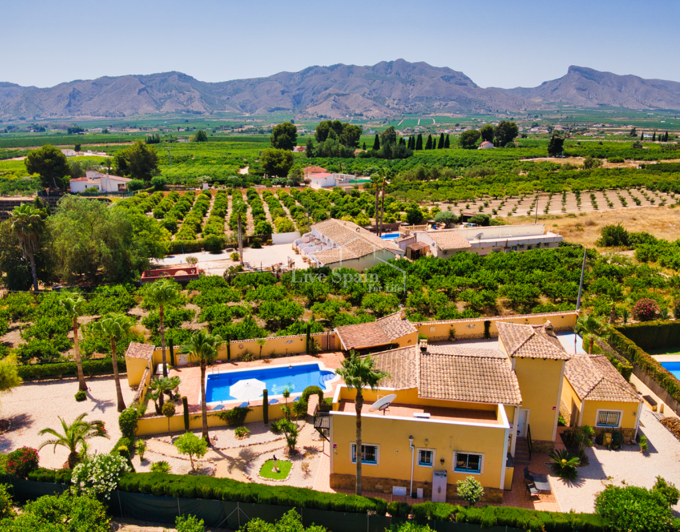 Image No.4-4 Bed Country Property for sale