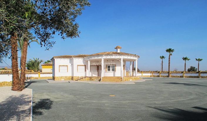 Image No.4-3 Bed Country Property for sale