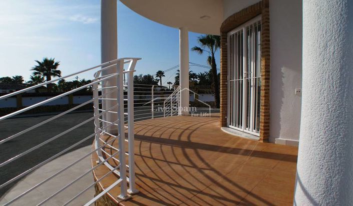 Image No.6-3 Bed Country Property for sale