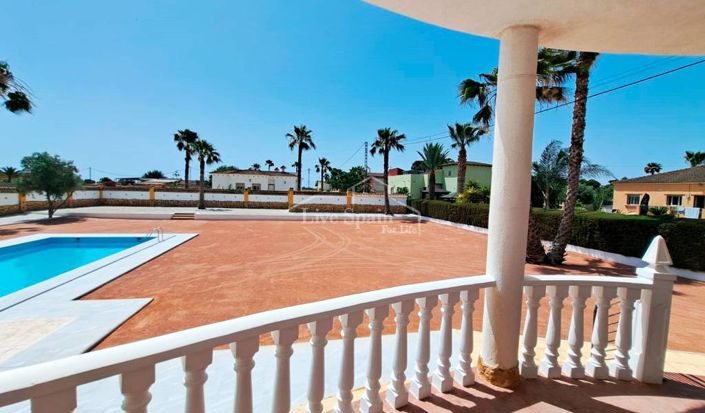 Image No.6-3 Bed Country Property for sale