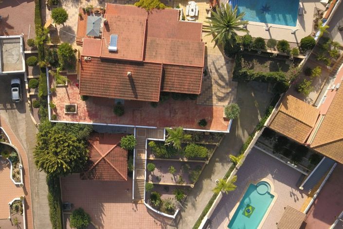 Image No.27-3 Bed Property for sale