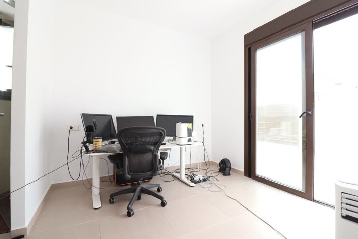 Image No.10-3 Bed Property for sale