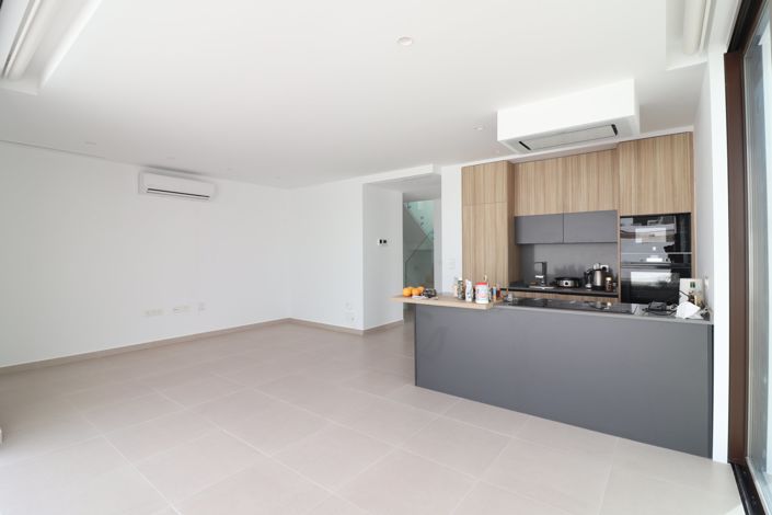 Image No.5-3 Bed Property for sale