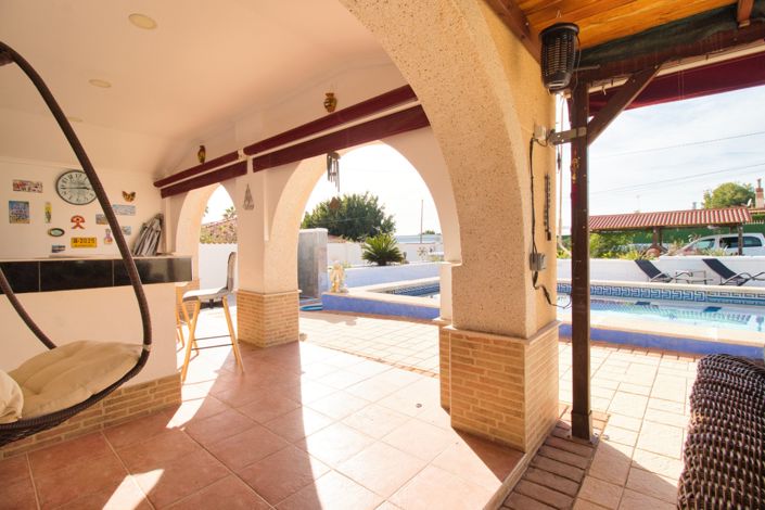 Image No.42-3 Bed Country Property for sale