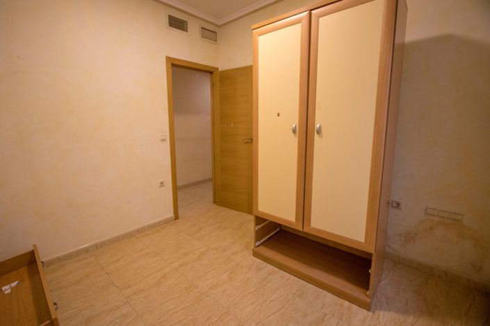 Image No.14-3 Bed Apartment for sale