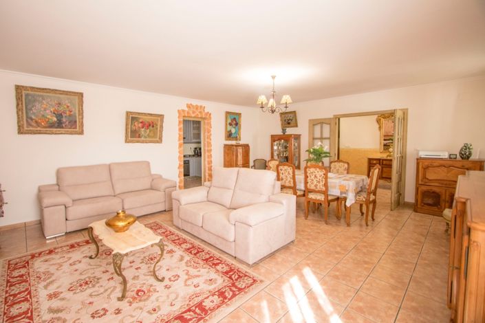 Image No.11-4 Bed Country Property for sale