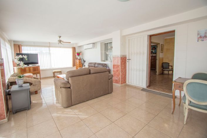 Image No.27-4 Bed Country Property for sale