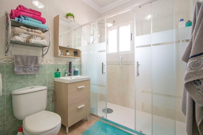 Image No.27-4 Bed Country Property for sale