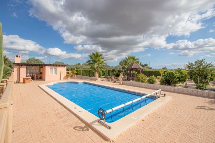 Image No.33-4 Bed Country Property for sale