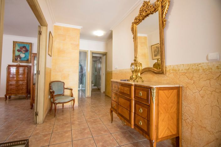 Image No.7-4 Bed Country Property for sale