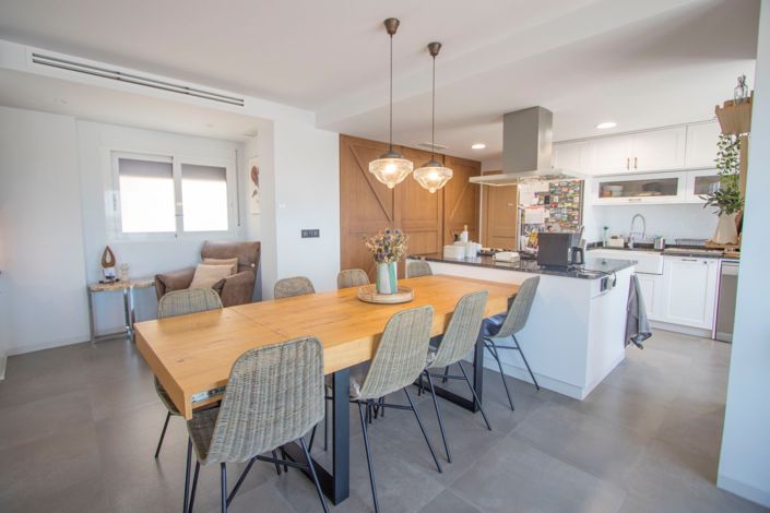 Image No.17-4 Bed Apartment for sale