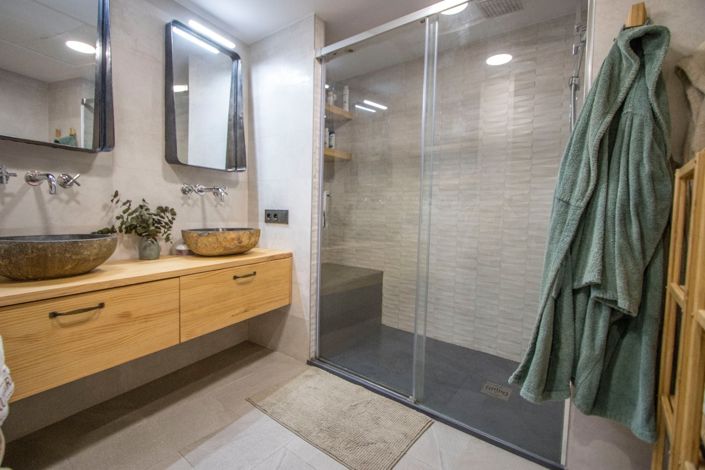 Image No.22-4 Bed Apartment for sale