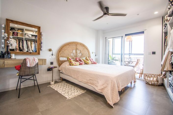 Image No.25-4 Bed Apartment for sale