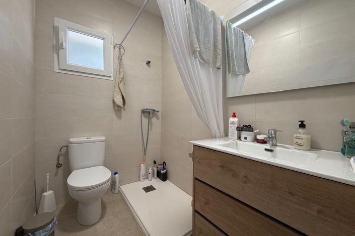 Image No.23-3 Bed Country Property for sale