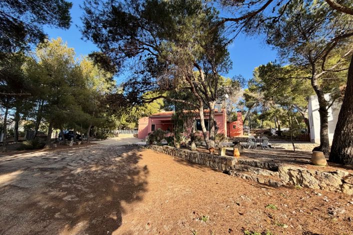 Image No.24-3 Bed Country Property for sale