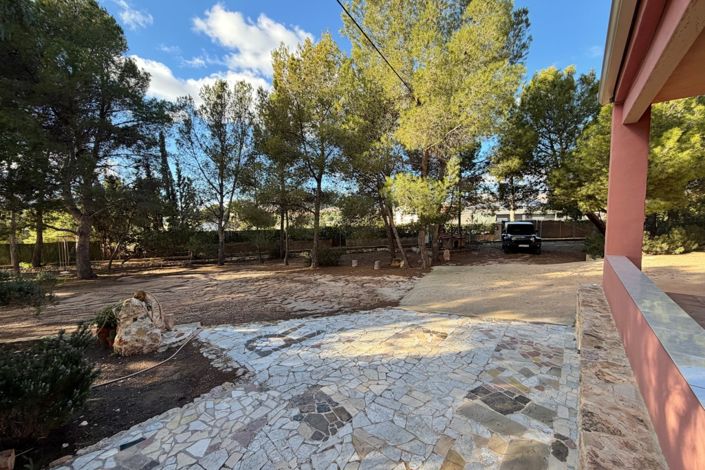 Image No.30-3 Bed Country Property for sale