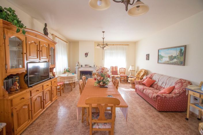 Image No.14-4 Bed Country Property for sale