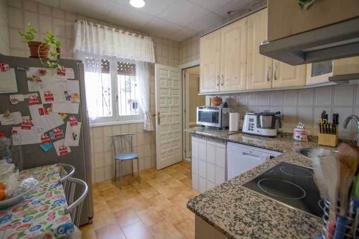 Image No.22-4 Bed Country Property for sale